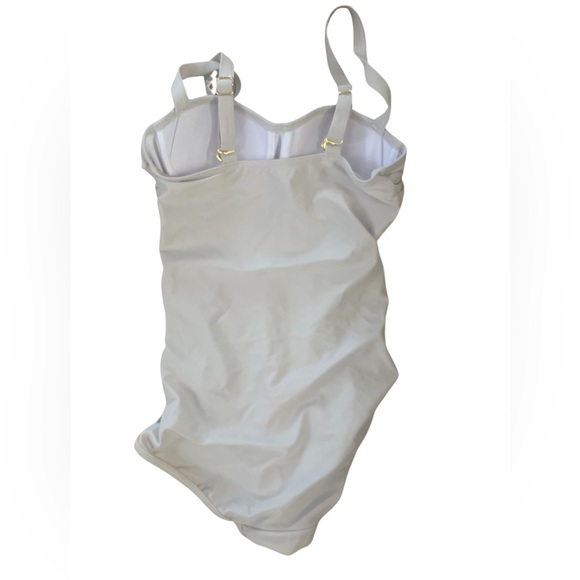 One piece bathing suit - Picture 2 of 2